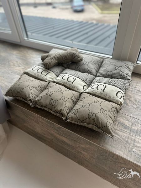 Матрасик-подстилка для собак и котов Гучи sofa-mattress_xs_gucci фото